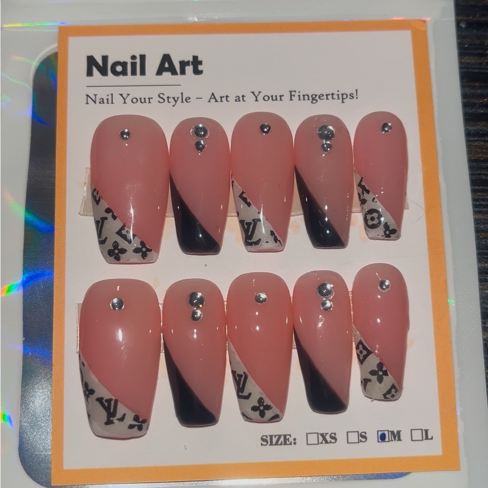 10 PC Hand Crafted B&W Side French Tip Nails NWT